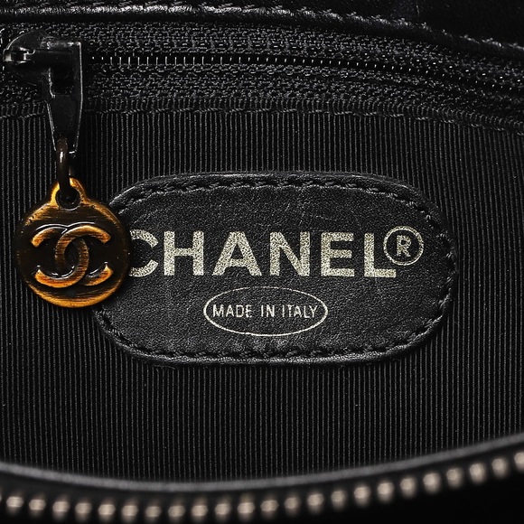Pre loved vintage authentic Chanel tote bag - Picture 13 of 15